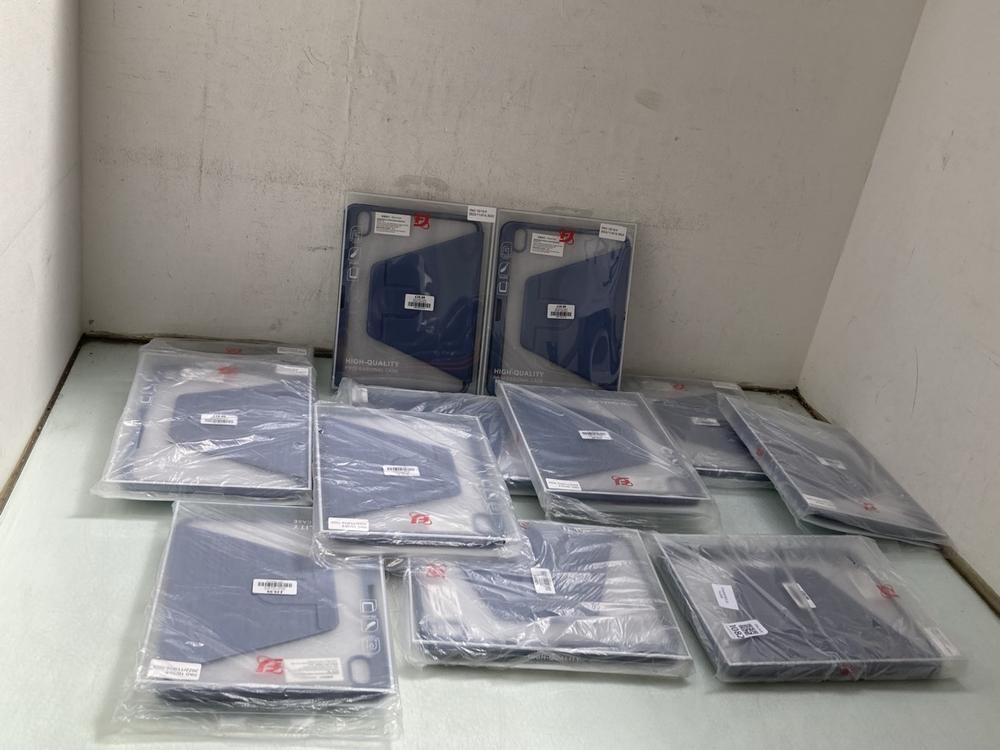 QTY OF EXCLUSIVE CLEAR SMART IPAD CASES IN BLUE: L