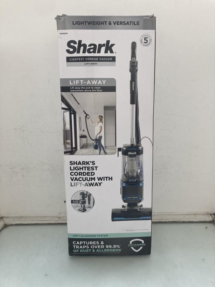 SHARK NV602UK LIFT AWAY UPRIGHT VACUUM CLEANER - O