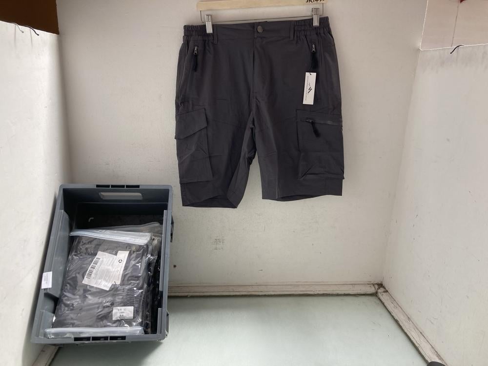 QTY OF MENS SMALL GREY OUTDOOR CARGO SHORTS: LOCAT
