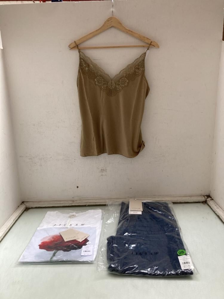 3 X ASSORTED CLOTHING ITEMS IN VARIOUS SIZES TO IN