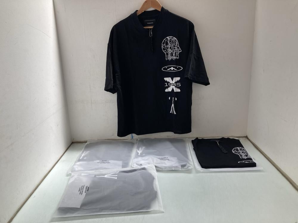 5 X ONE NINE EIGHT FIVE BLACK 1985 DESIGN T SHIRTS