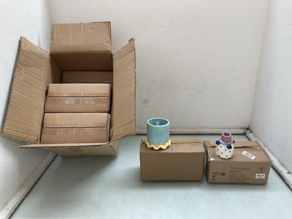 QTY OF ASSORTED HOUSEHOLD ITEMS TO INCLUDE BLLOMIN