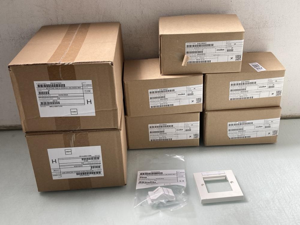 QTY OF ASSORTED HARDWARE ITEMS TO INCLUDE KEYSTONE