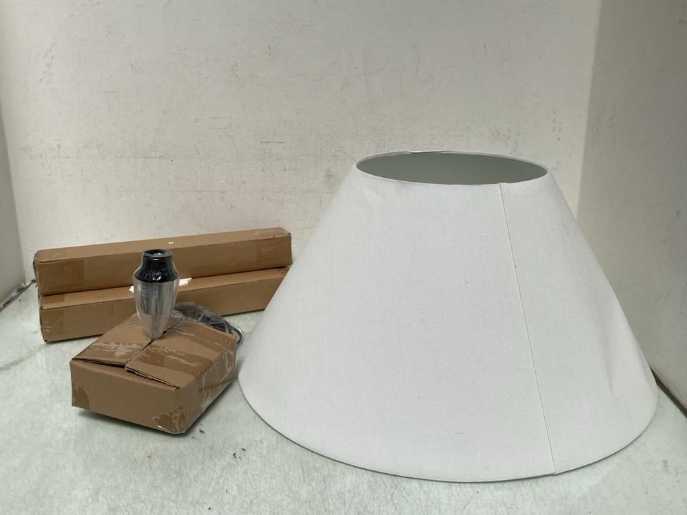 WOOD TRIPOD FLOOR LAMP IN BROWN: LOCATION - B15