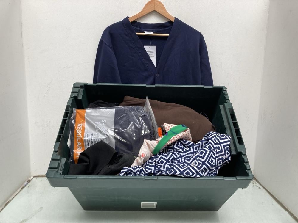 QTY OF ASSORTED WOMENS CLOTHING ITEMS TO INCLUDE S