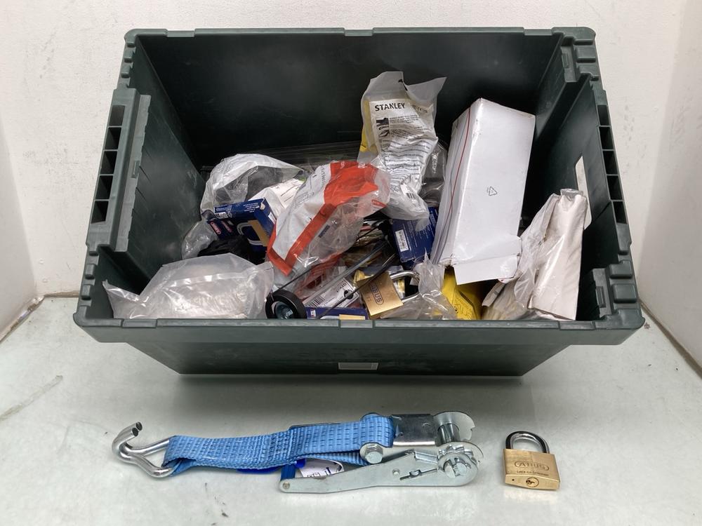 QTY OF ASSORTED HARDWARE ITEMS TO INCLUDE DID 9" S