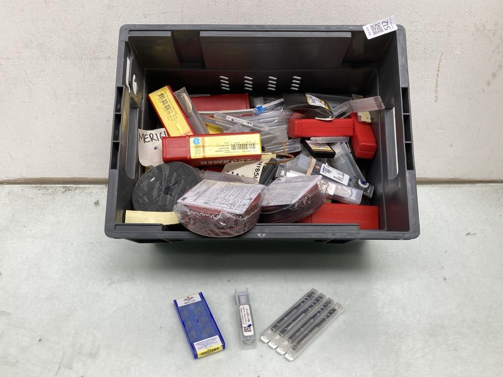 QTY OF ASSORTED HARDWARE ITEMS TO INCLUDE DORMER H