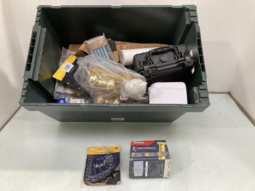 QTY OF ASSORTED HARDWARE ITEMS TO INCLUDE BOX OF T