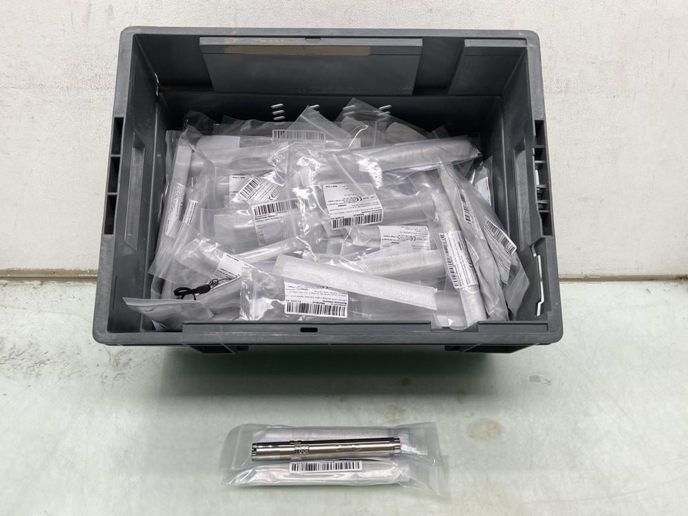 QTY OF EXAMINATION LED PENLIGHTS: LOCATION - B22