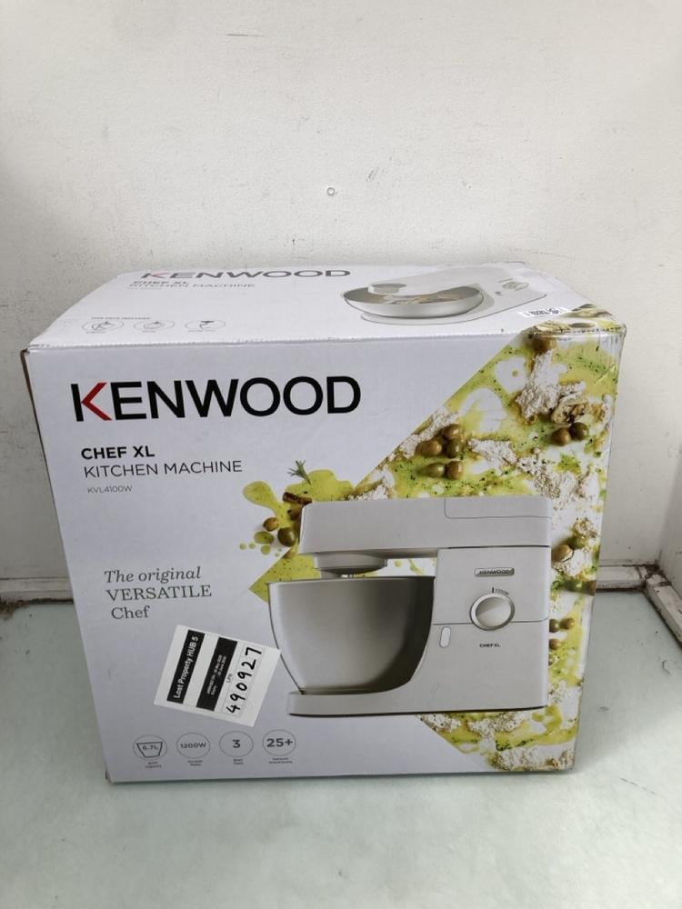 KENWOOD CHEF XL KITCHEN MACHINE IN SILVER: LOCATIO