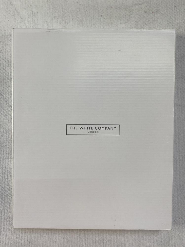 THE WHITE COMPANY 8X10" WHITE RESIN FRAME