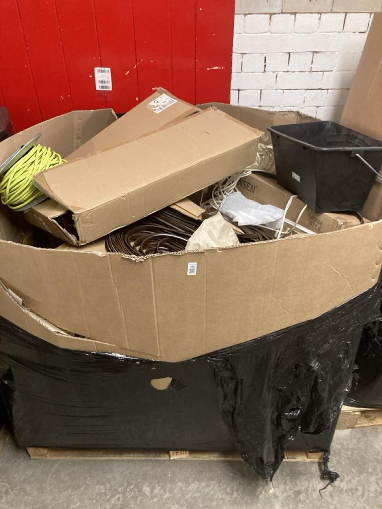 PALLET OF ITEMS TO INCLUDE TIMCO DRIVE IN POST SPI