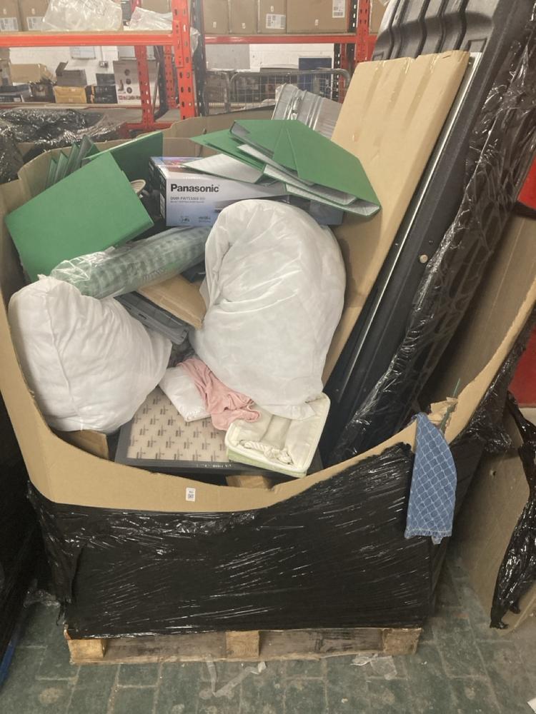 PALLET OF ITEMS TO INCLUDE PANASONIC BLU RAY / DVD