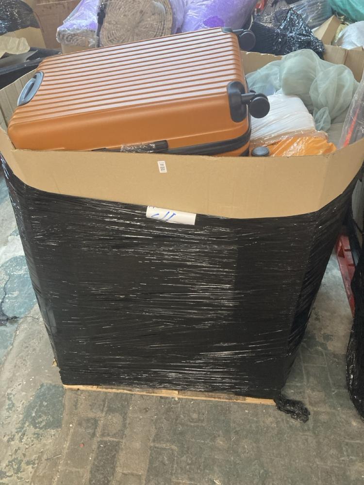 PALLET OF ITEMS TO INCLUDE ORANGE SUITCASE (COLLEC