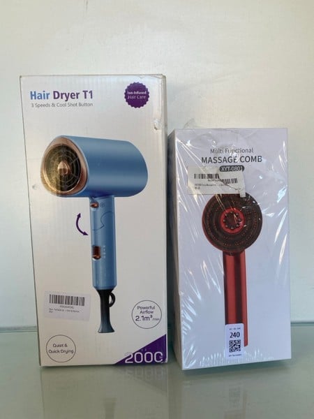 HAIR DRYER T1 AND A MASSAGE COMB