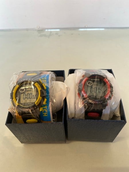2 X SYNOKE KIDS WATER RESISTENT WRIST WATCHES, BOX
