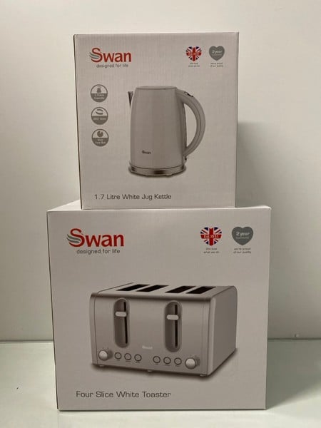 SWAN 1.7L JUG KETTLE & FOUR-SLICE TOASTER SET IN W