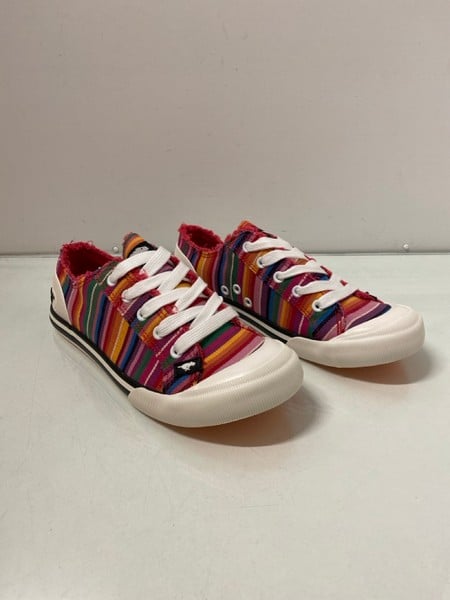 PAIR OF WOMEN'S ROCKET DOG JAZZIN EDEN STRIPE COTT