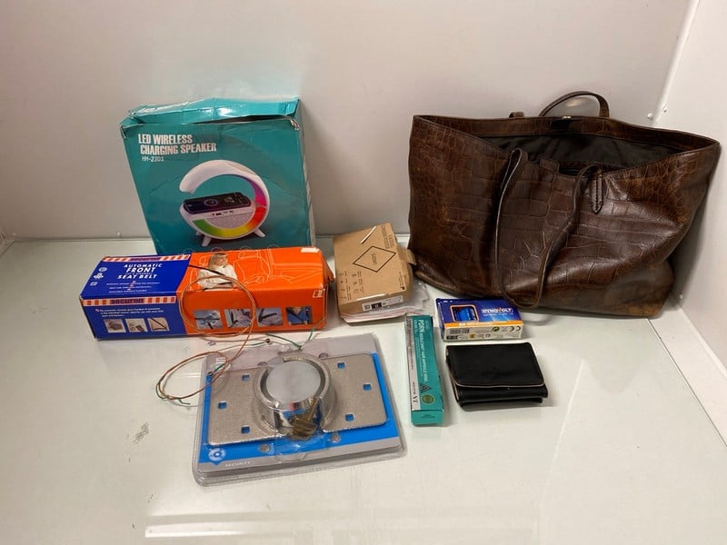 QTY OF ITEMS TO INC LED WIRELESS CHARGING SPEAKER 
