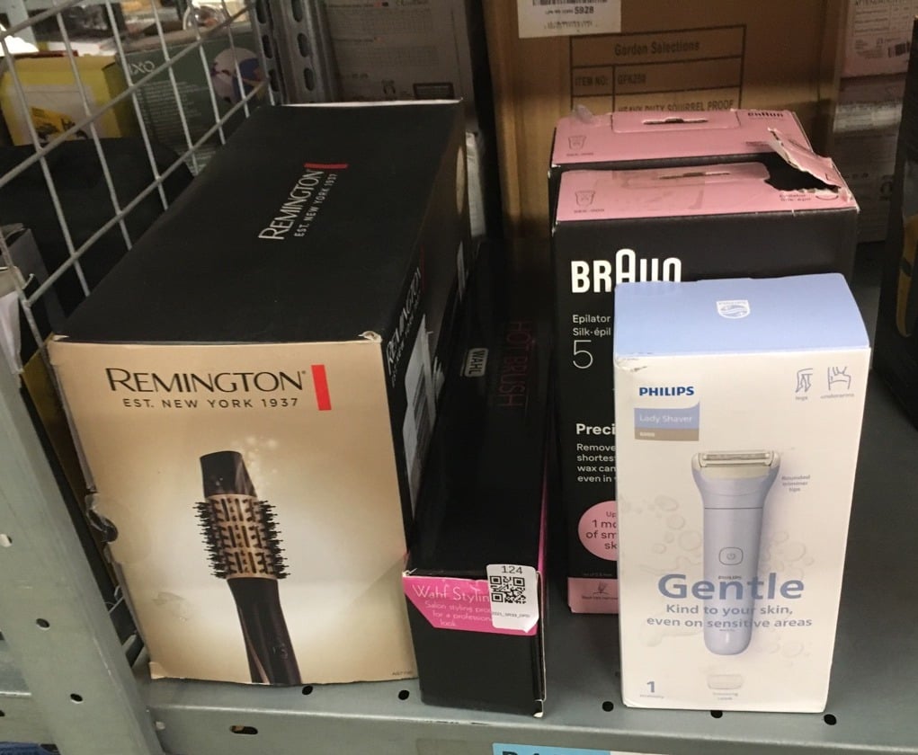 QUANTITY OF HEALTH & BEAUTY ITEMS TO INCLUDE WAHL 