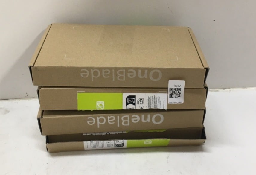 QUANTITY OF HEALTH & BEAUTY ITEMS TO INCLUDE PHILI