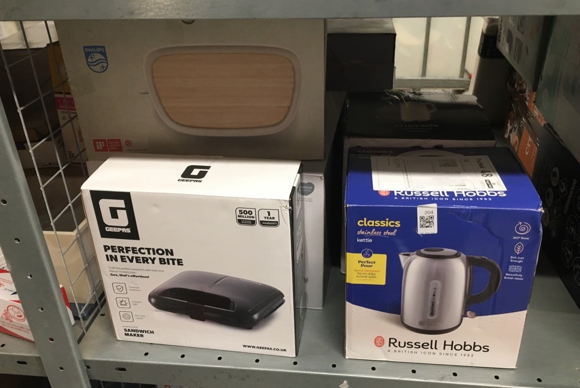 QUANTITY OF KITCHEN & APPLIANCES ITEMS TO INCLUDE 