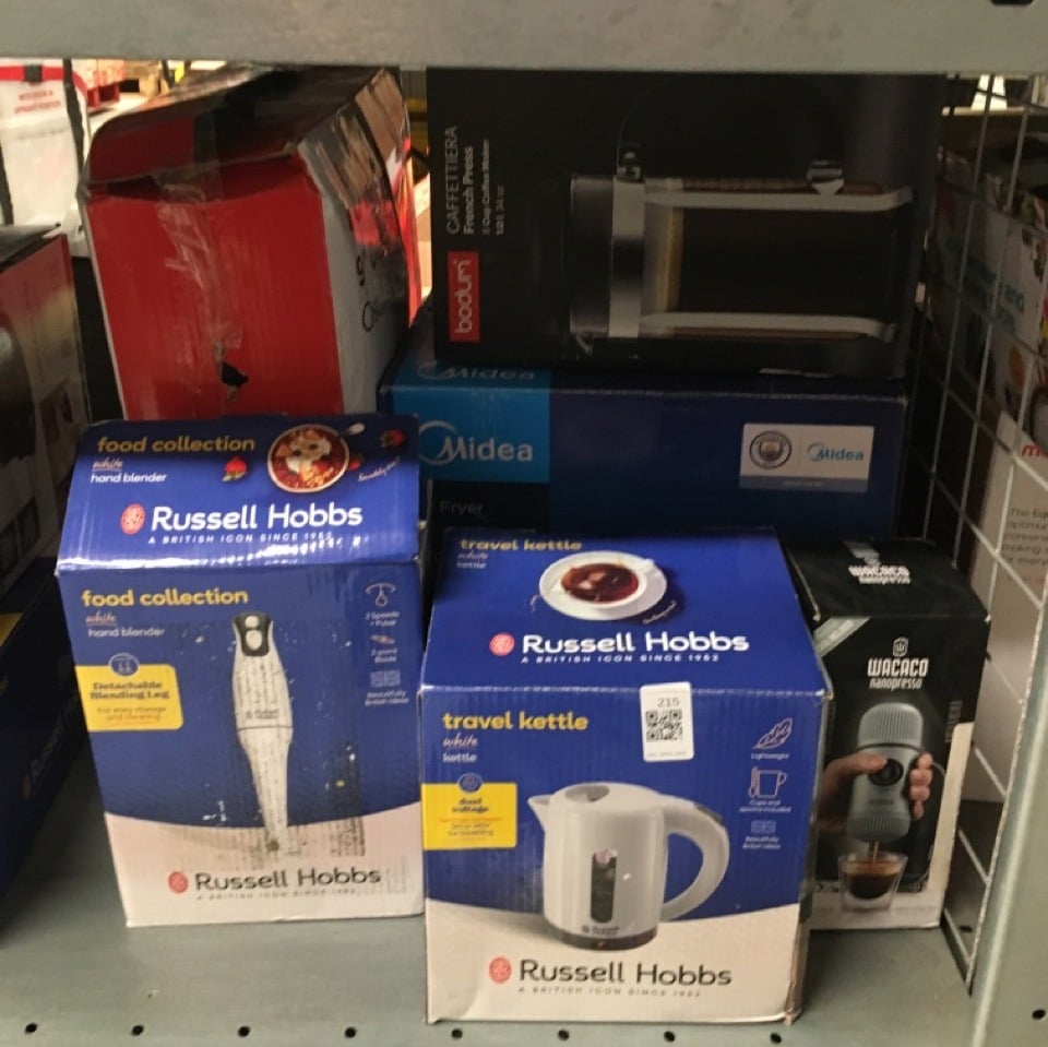 QUANTITY OF KITCHEN & APPLIANCES ITEMS TO INCLUDE 