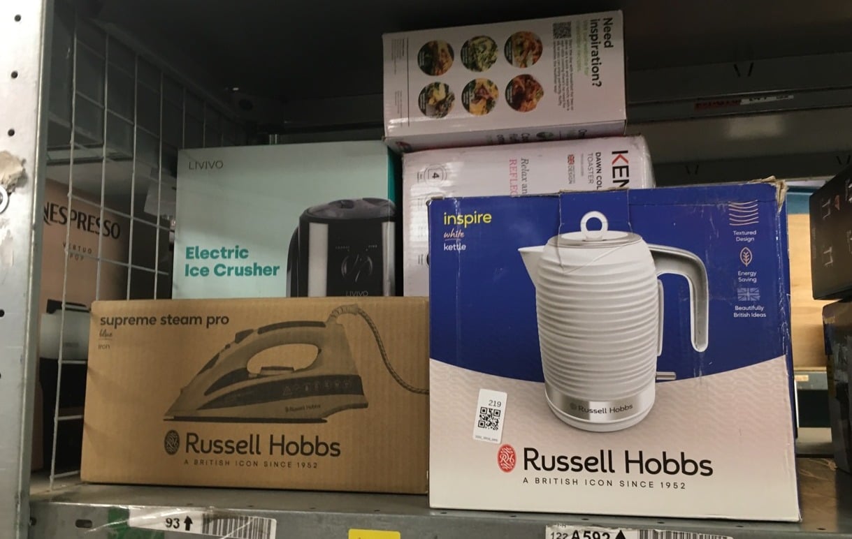 QUANTITY OF KITCHEN & APPLIANCES ITEMS TO INCLUDE 