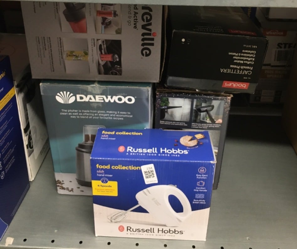 QUANTITY OF KITCHEN & APPLIANCES ITEMS TO INCLUDE 