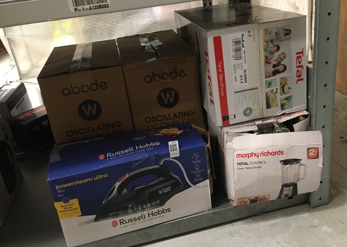QUANTITY OF KITCHEN & APPLIANCES ITEMS TO INCLUDE 