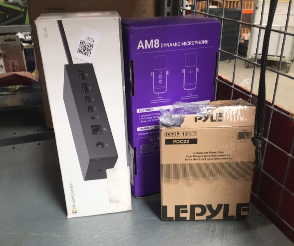 QUANTITY OF TECH & GAMING ITEMS TO INCLUDE PYLE PA