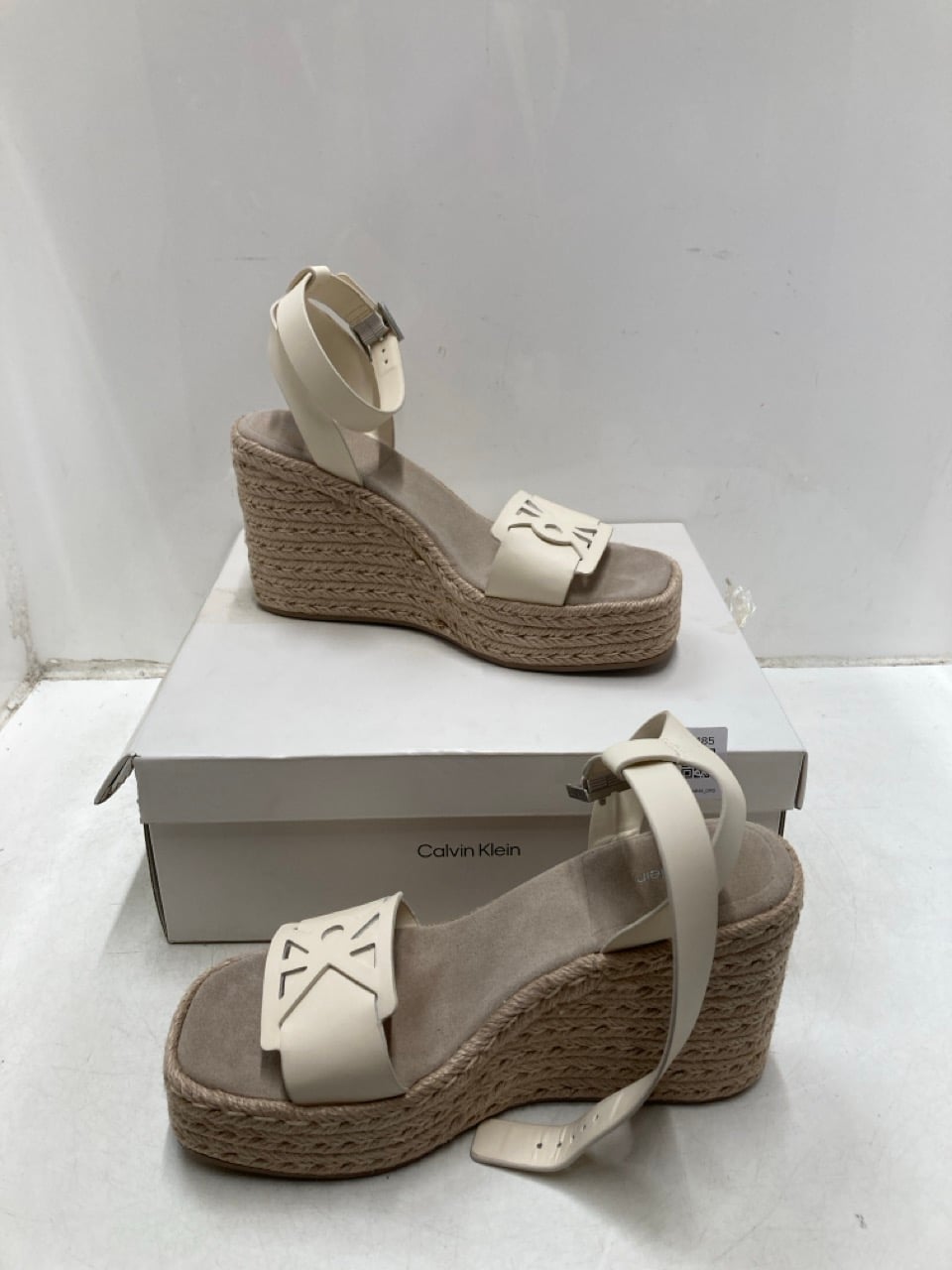 CALVIN KLEIN WEDGE HIGH HEELS SIZE 7: LOCATION - E