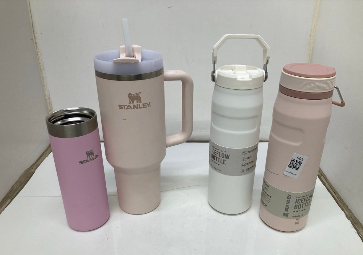 QUANTITY OF SPORTS & EXERCISE ITEMS TO INCLUDE STA
