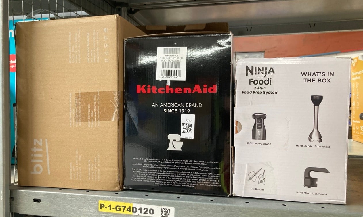 QUANTITY OF KITCHEN AND APPLIANCES TO INCLUDE NINJ