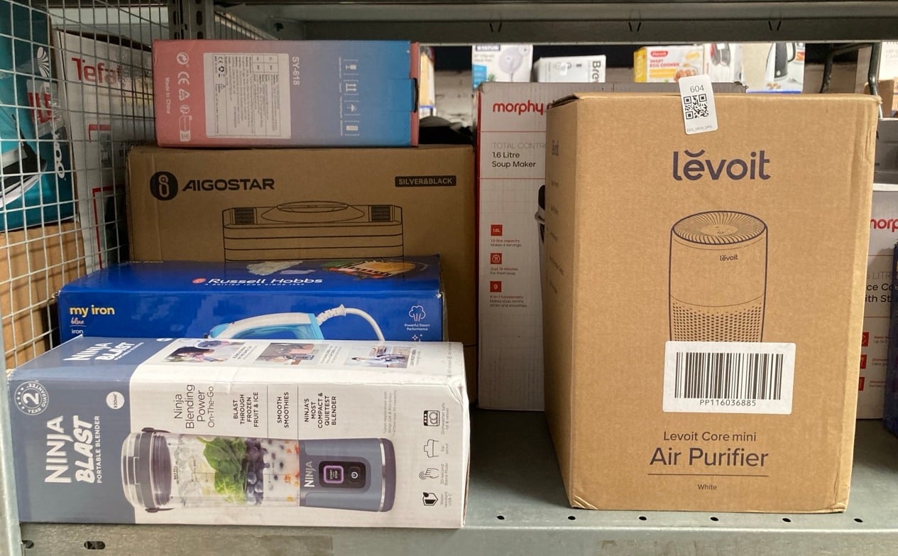 QUANTITY OF KITCHEN & APPLIANCES ITEMS TO INCLUDE 