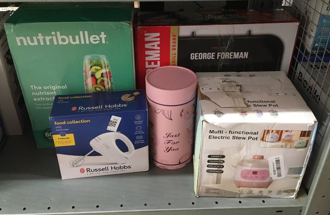 QUANTITY OF KITCHEN & APPLIANCES ITEMS TO INCLUDE 