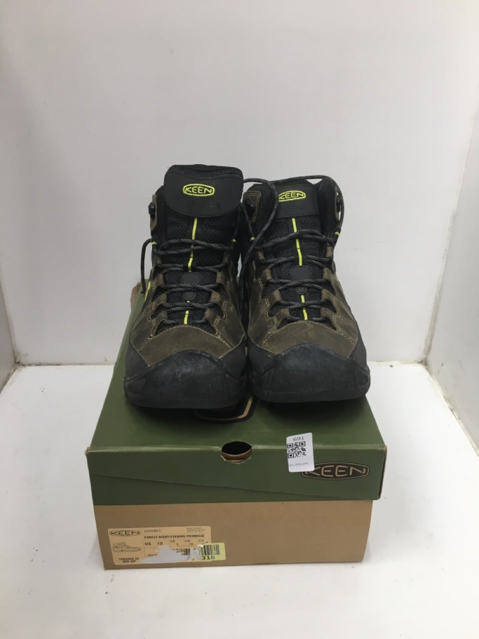 KEEN GREEN BOOTS SIZE 10 : LOCATION - H RACK