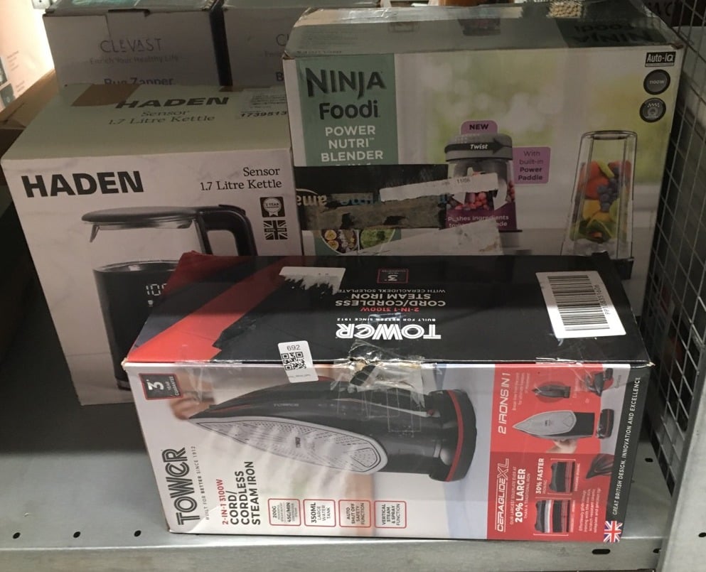 QUANTITY OF KITCHEN & APPLIANCES ITEMS TO INCLUDE 