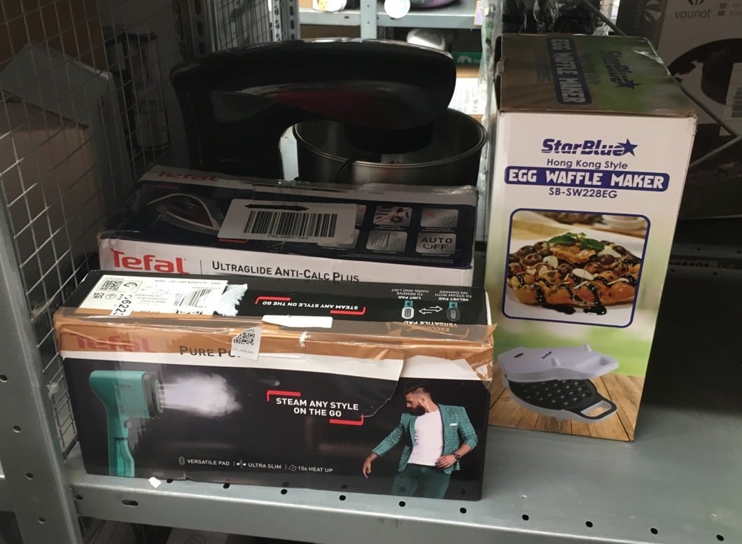 QUANTITY OF KITCHEN & APPLIANCES ITEMS TO INCLUDE 