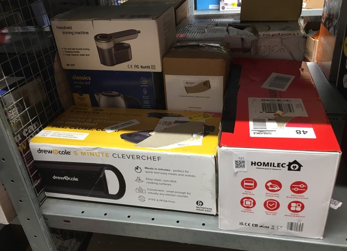 QUANTITY OF KITCHEN & APPLIANCES ITEMS TO INCLUDE 