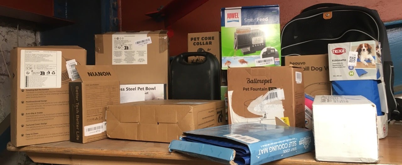 QUANTITY OF PET PRODUCTS TO INCLUDE JUWEL SMART FE
