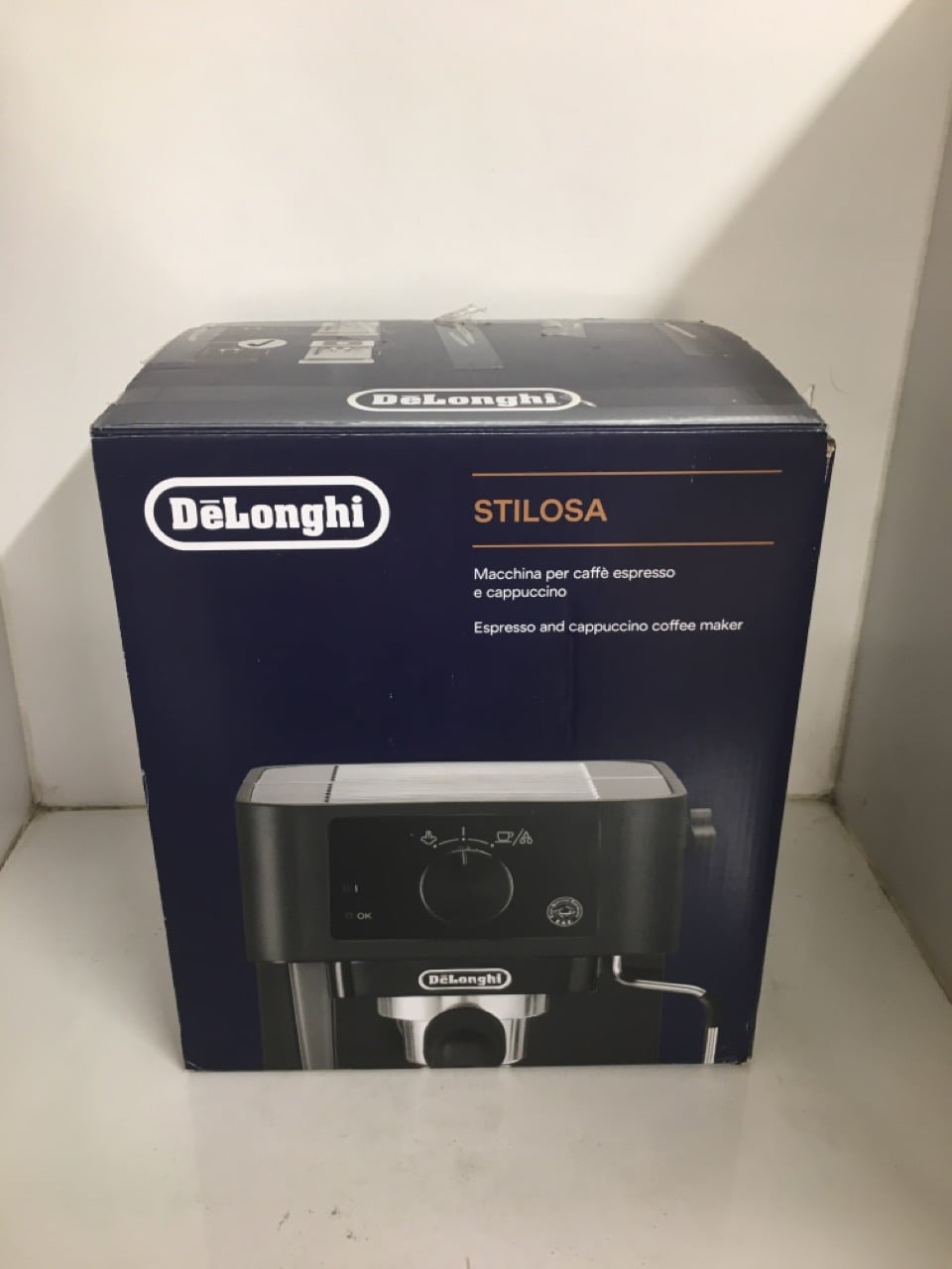 DELONGHI STILOSA ESPRESSO MACHINE: LOCATION - A RA