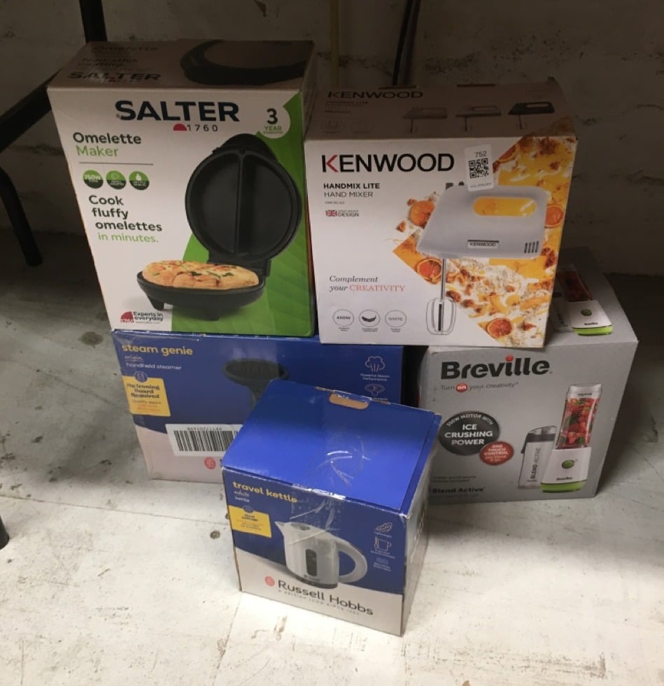 QUANTITY OF KITCHEN & APPLIANCES ITEMS TO INCLUDE 