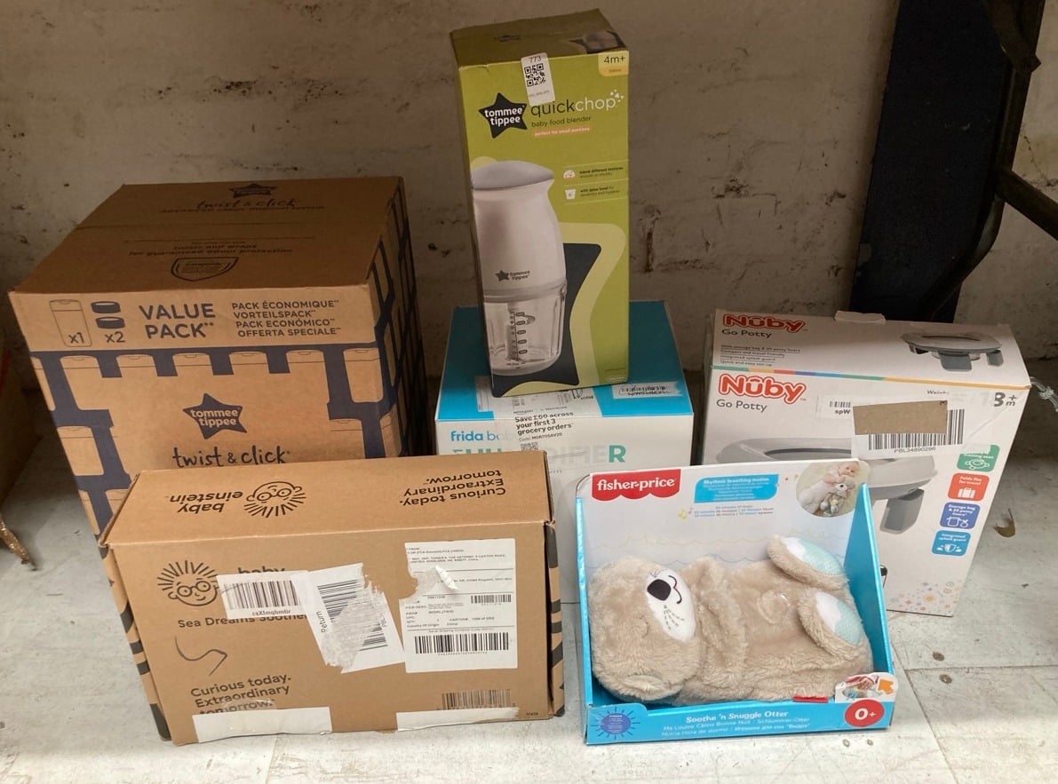 QUANTITY OF BABY & TODDLER ITEMS TO INCLUDE TOMMEE