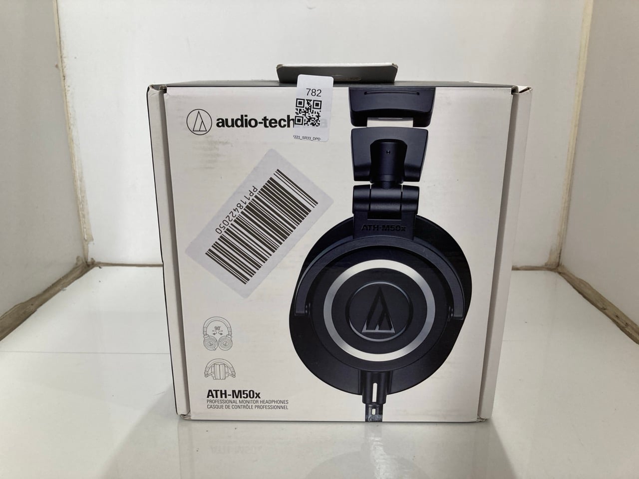 AUDIO TECHNICA HEADPHONES: LOCATION - TABLES