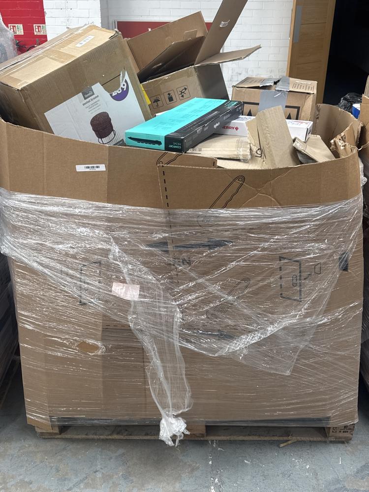 PALLET OF TECH ACCESSORIES. [JPTC97474] (LOCATION: