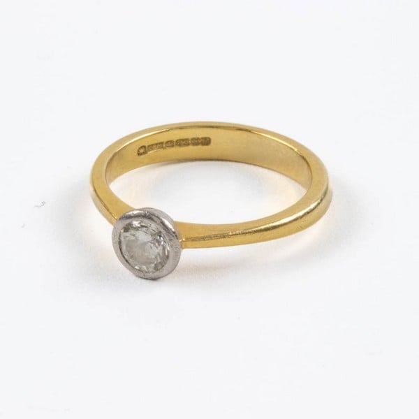 18ct Yellow and White Gold Diamond Solitaire Ring,