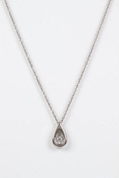 18ct White Gold Diamond Pear drop Pendant and Chai