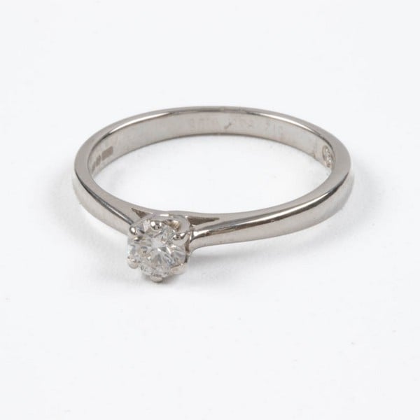 18ct White Gold 0.25ct Diamond Solitaire Ring, Siz