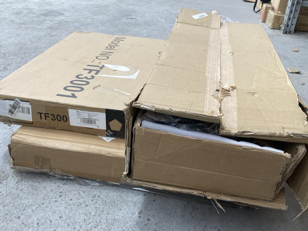 3 X ASSORTED FURNITURE ITEMS TO INCLUDE COMPUTER D